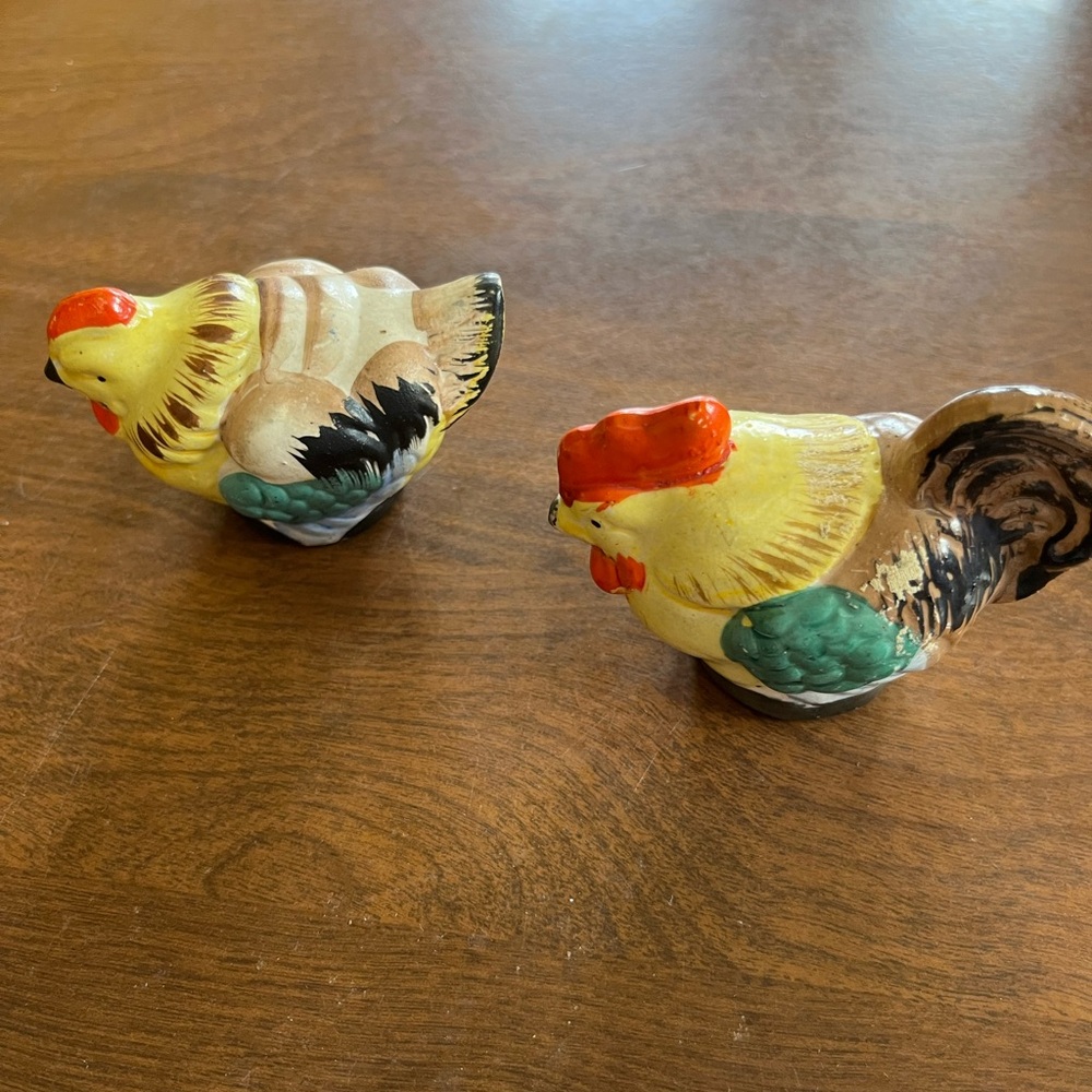 Hand-Painted Rooster Salt and Pepper Shakers
